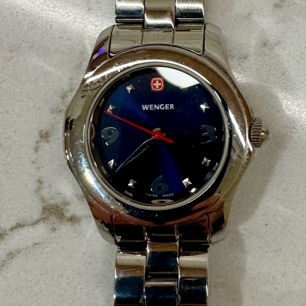 Wenger Swiss Made Stainless Steel Women’s Watch | Blue Dial | New Battery ⌚✨ - Picture 7 of 9